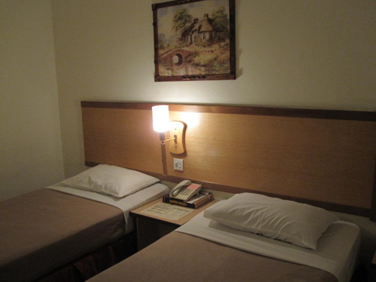 פטלין ג'איה Hotel Sri Sutra - Sungai Buloh מראה חיצוני תמונה