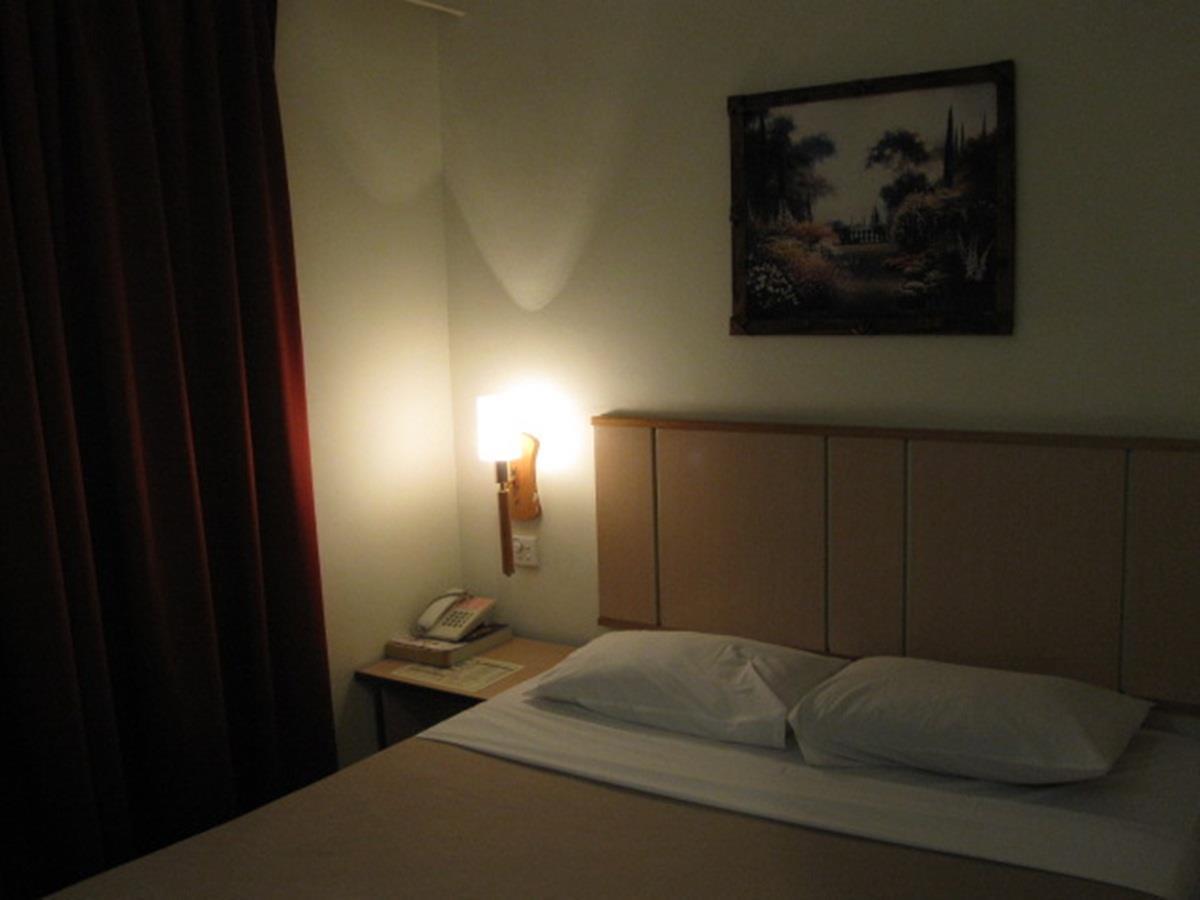 פטלין ג'איה Hotel Sri Sutra - Sungai Buloh מראה חיצוני תמונה